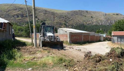 Eskişehir'in ilçesi güzelleşiyor: Sokaklarda hummalı çalışma sürüyor