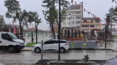 Eskişehir'in ilçesinde 23 Nisan’da kar sürprizi!
