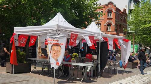 Eskişehir'in işlek caddelerinde İmamoğlu için destek toplanıyor