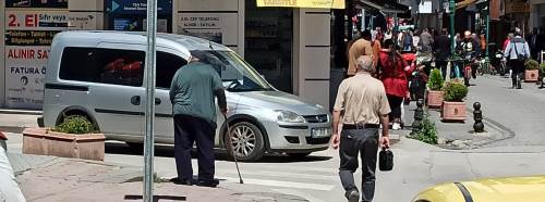 Eskişehir'in işlek sokağında kural tanımadı!