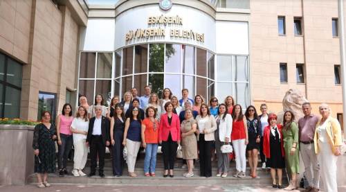 Eskişehir'in kadın muhtarları: "Eskişehir kadınlara emanet" dediler