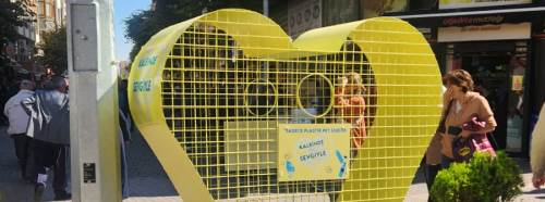 Eskişehir’in kalpli geri dönüşüm kutuları ilgi gördü