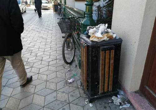 Eskişehir'in kent merkezinde çöp ve bisiklet sorunu gündemde