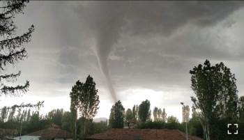 Eskişehir'in komşusunda hortum paniği!