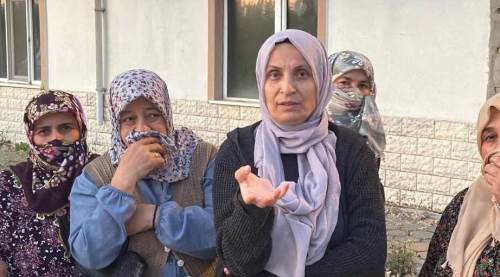 Eskişehir'in mahallesini saran dayanılmaz koku: Kapı pencere açılmıyor!