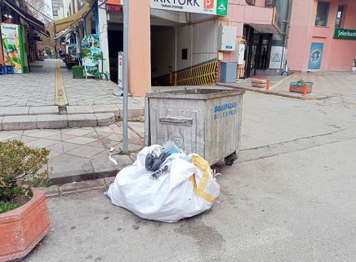 Eskişehir'in merkezindeki görüntü kirliliği estetiği bozdu