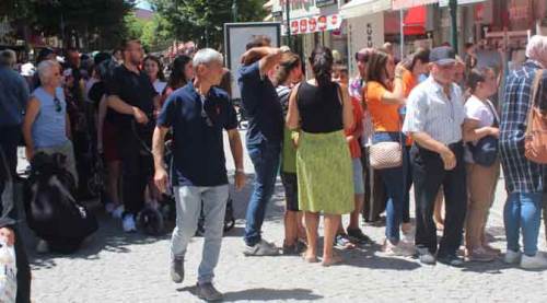 Eskişehir'in merkezindeki uzun kuyruk dikkat çekti