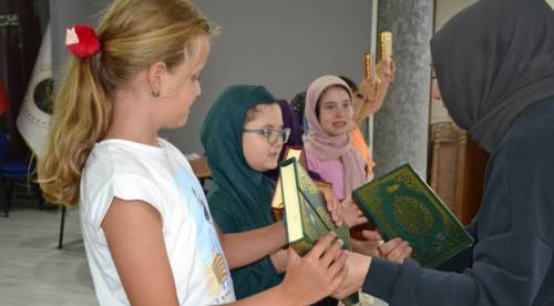 Eskişehir'in miniklerine anlamlı hediye