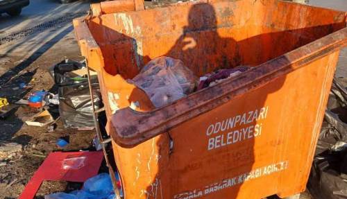 Eskişehir'in o mahallesinde konteyner krizi: Her yer çöp...