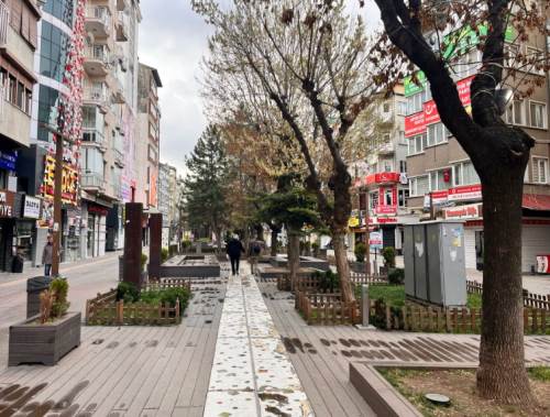 Eskişehir'in o noktası dün tıklım tıklımdı, bugünse bomboş...