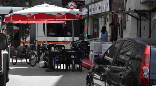 Eskişehir'in o sokağında oturmak yasak, park etmek serbest!