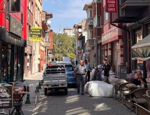 Eskişehir'in o sokağından geçmek imkansız!