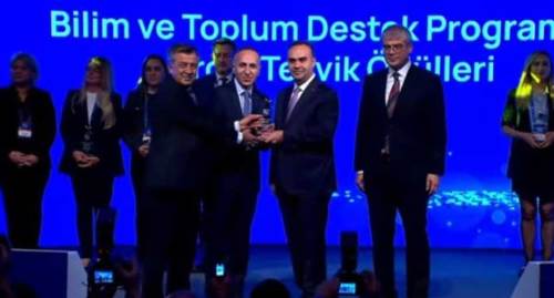 Eskişehir’in okulu Türkiye birincisi oldu! Ödül Bakan Kacır’dan geldi