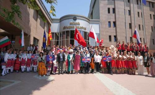 Eskişehir'in sevilen festivaline gelen yabancı ekipler Ünlüce ile buluştu