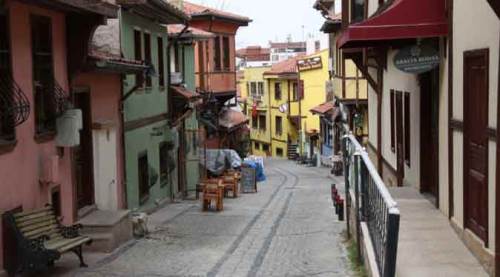 Eskişehir'in tarihi sokaklarında fırtına sessizliği