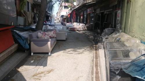 Eskişehir'in ünlü Bayat Pazarı’nda eşyalar birikti!