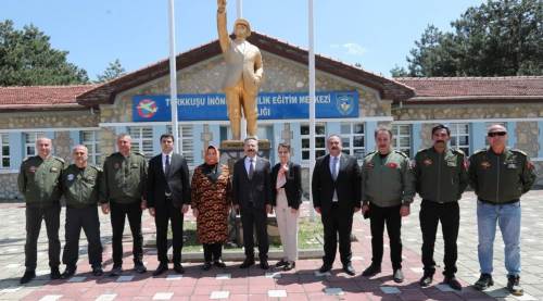 Eskişehir'in valisi Aksoy’dan THK Havacılık Eğitim Merkezi ziyareti
