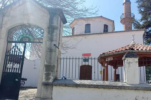 Eskişehir'in yüzyıllık camisi zamana direniyor