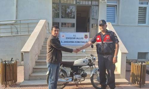 Eskişehir jandarması 1 yıl önce çalınan motosikleti buldu!