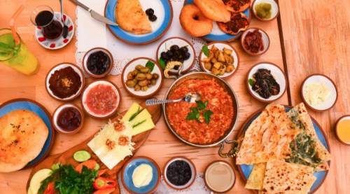 Eskişehir Kahvaltı Yerleri: Şehirde Güne Güzel Başlamanın En Tatlı Yolu