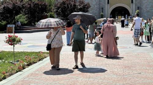Eskişehir kavruluyor, Eskişehirli ise bakın ne yapıyor?