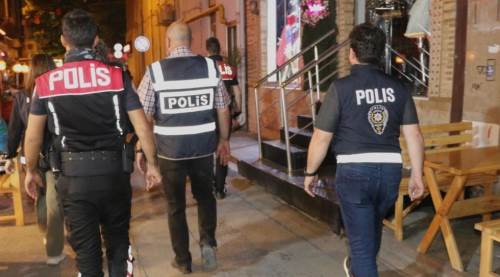 Eskişehir kent merkezinde polis ekiplerinden asayiş uygulaması