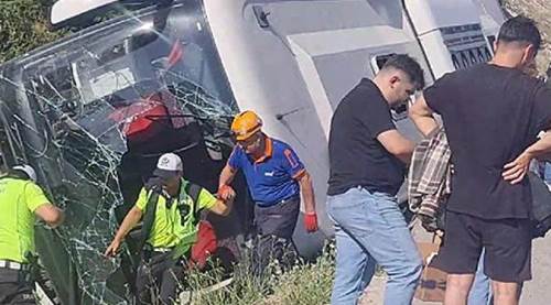 Eskişehir-Kütahya yolcuları otobüs kazasından böyle sağ çıktı!