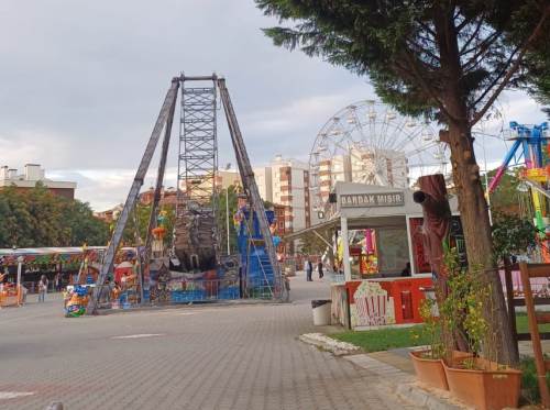 Eskişehir lunaparkı sessizliğe büründü