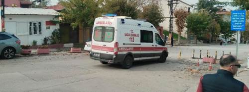 Eskişehir Odunpazarı’nda ambulansa demir duba engeli!