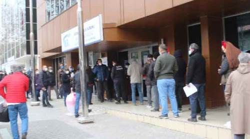 Eskişehir oralara akın etti, kuyruklar uzadıkça uzadı!
