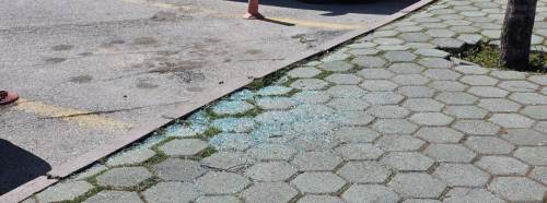 Eskişehir otogar otoparkında cam kırıkları tehlike saçıyor