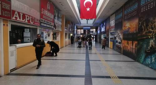 Eskişehir Otogarı'nda herkes merakla bekliyor
