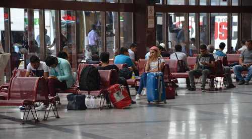 Eskişehir otogarında bayram hareketliliği