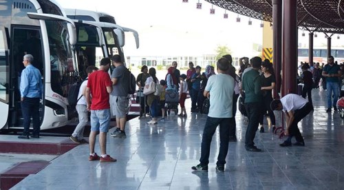 Eskişehir otogarında seçim yoğunluğu