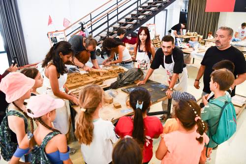 Eskişehir Pişmiş Toprak Sempozyumu'nda bin çocuk atölyede buluştu