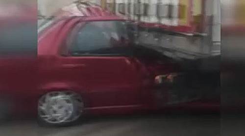 Eskişehir plakalı tırın altına girdi: 3 ölü!