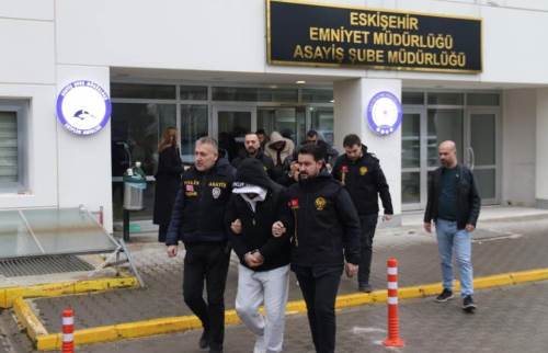 Eskişehir polisi fuhuş ağını çökertti: 8 tutuklama