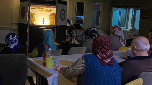 Eskişehir polisi huzurevindeki vatandaşlarla iftarda buluştu