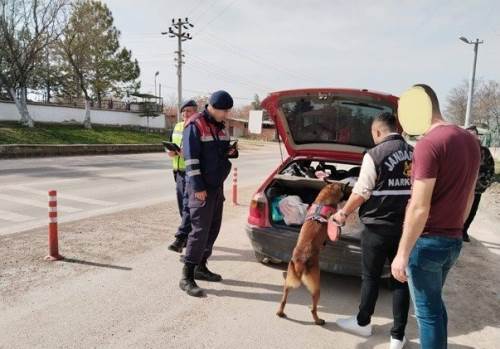 Eskişehir polisi silahları ve bıçakları topladı!