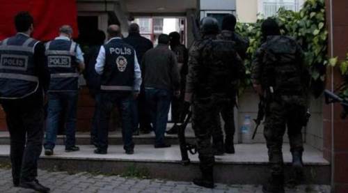 Eskişehir polisinden tefecilere şok baskın!