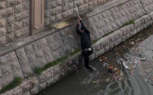 Eskişehir Porsuk Çayı'na düştü!