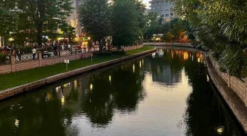 Eskişehir Porsuk Çayı'nda cep telefonlarına yansıyan ilginç görüntü