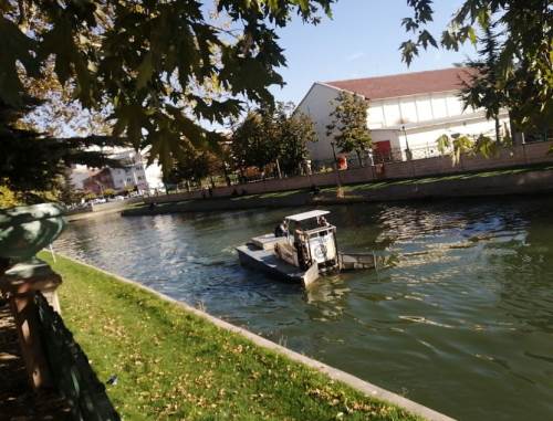 Eskişehir Porsuk Çayı'nda kapsamlı temizlik yapıldı