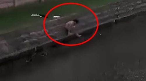 Eskişehir Porsuk Çayı'nda şaşkına çeviren görüntü: Soyunup...