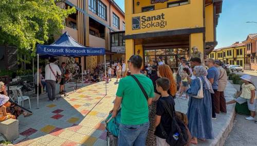 Eskişehir Sanat Sokağı'nda çocuklara eğlence dolu akşam