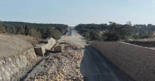 Eskişehir-Sarıcakaya yolunda çöken istinat duvarı yeniden yükseldi