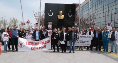 Eskişehir Şehir Hastanesi önünden seslendiler: “Ülke şiddet sarmalında”