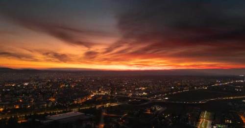 Eskişehir semalarında gün batımının renkleri görenleri büyüledi
