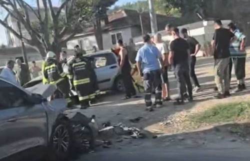 Eskişehir-Seyitgazi yolunda kaza: Yaralı kişi otomobilde sıkıştı