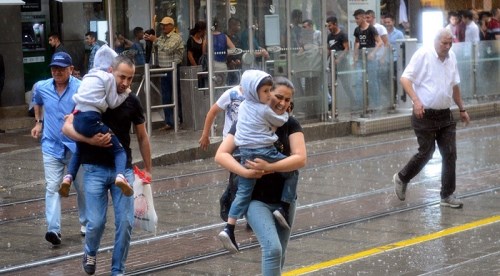Eskişehir şiddetli yağmura teslim